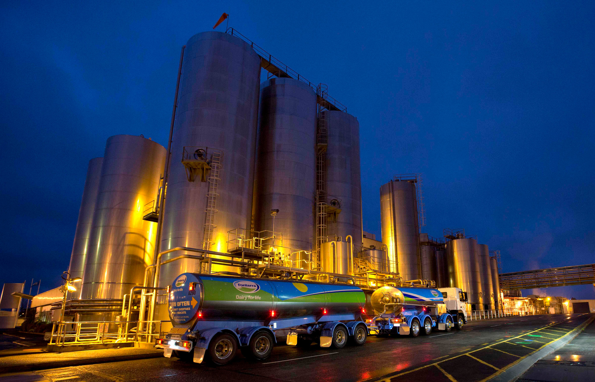 C2_Milk Tanker at Te Rapa Dairy Factory