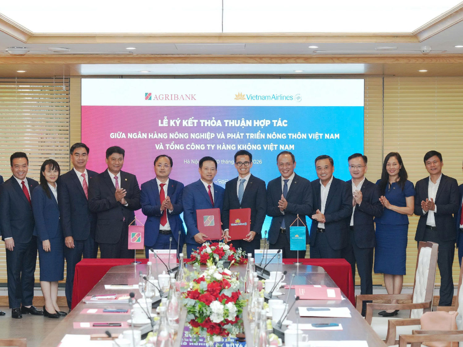Agribank ‘bắt tay’ Vietnam Airlines tái định hình hệ sinh thái số.