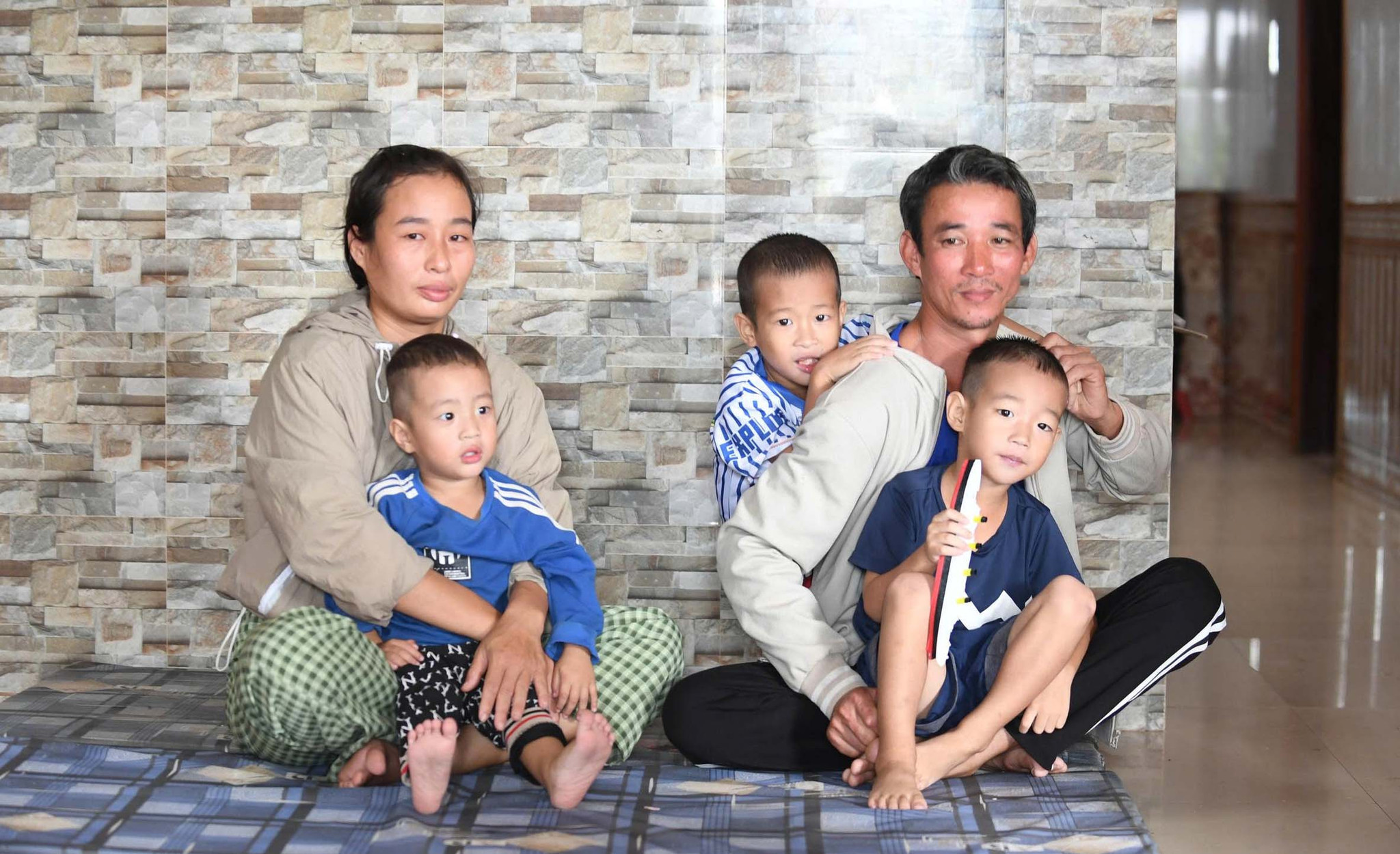 Ngư dân 8 giờ vật lộn trên sóng biển: Phải sống ! 