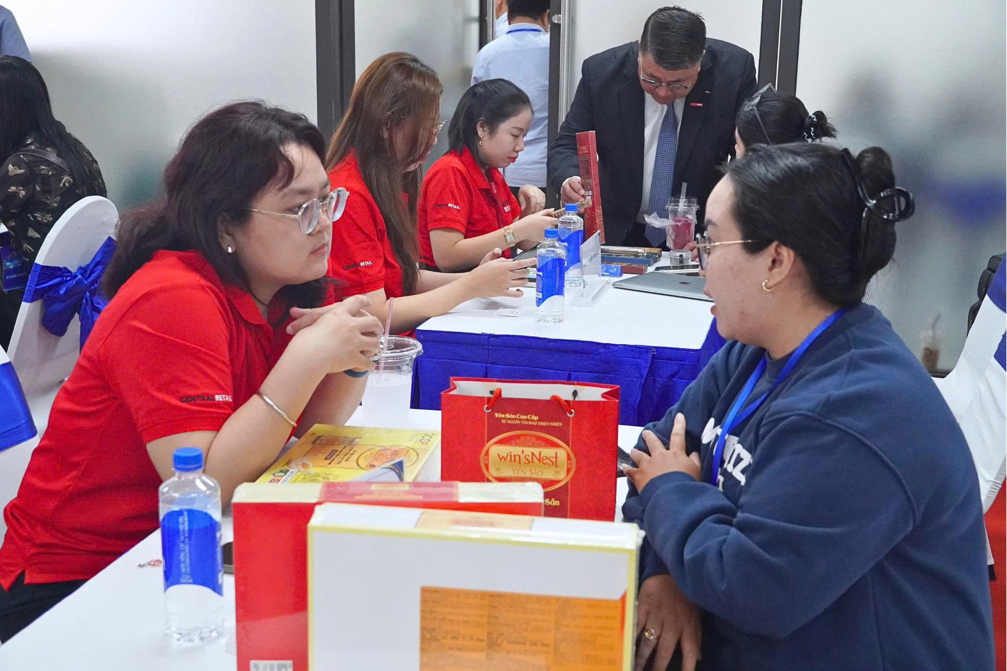 Siêu thị rốt ráo tìm nguồn hàng cho mùa mua sắm cuối năm (6)