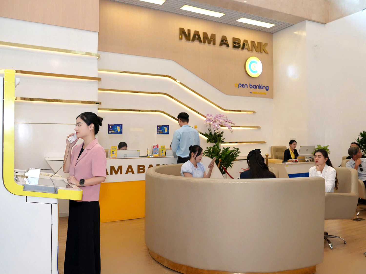 Nam A Bank lọt nhóm 10 ngân hàng niêm yết hàng đầu Đông Nam Á 