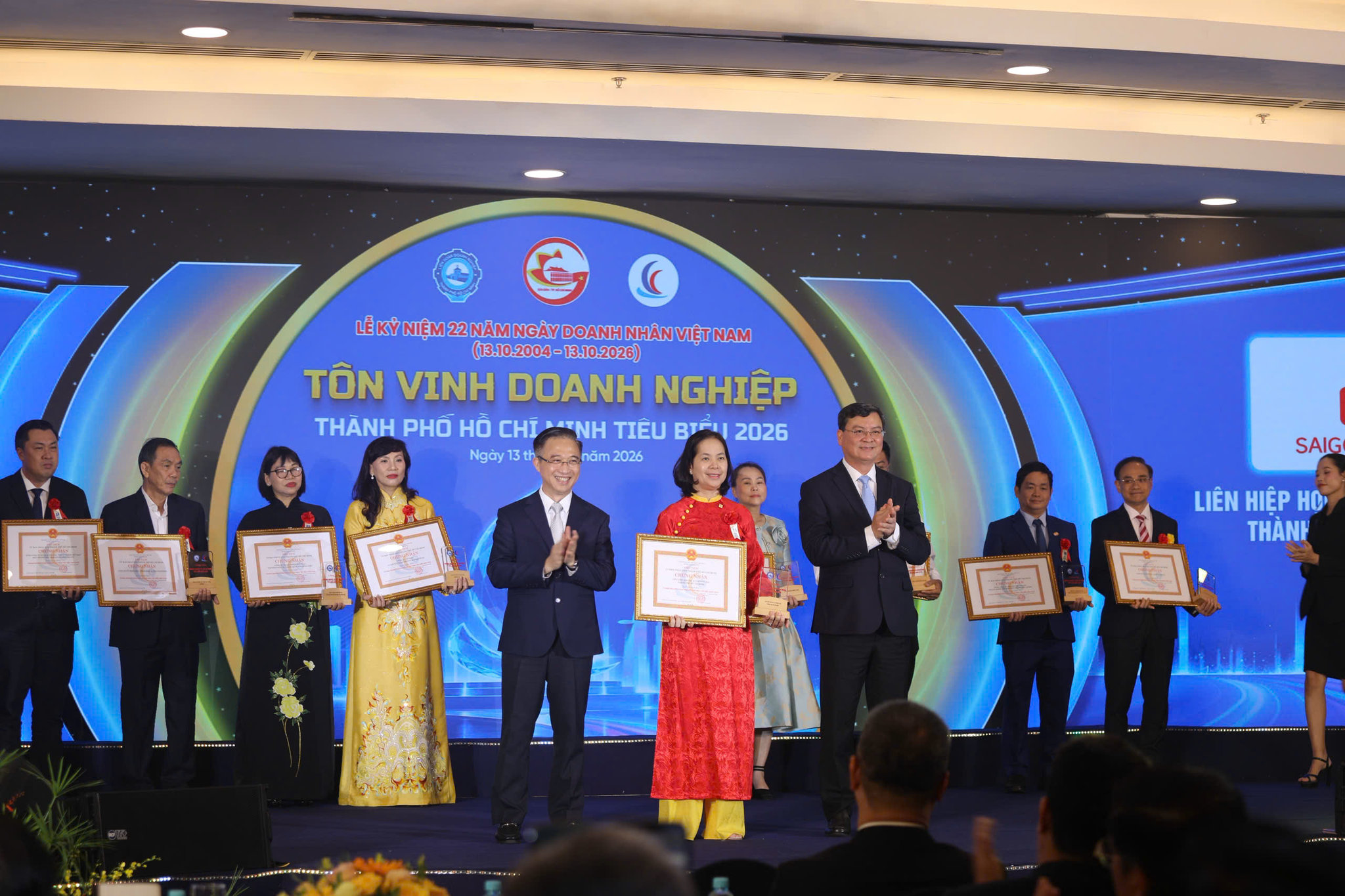 TP.HCM yêu cầu sở, ngành không để doanh nghiệp đi lại nhiều lần vì thủ tục (2)