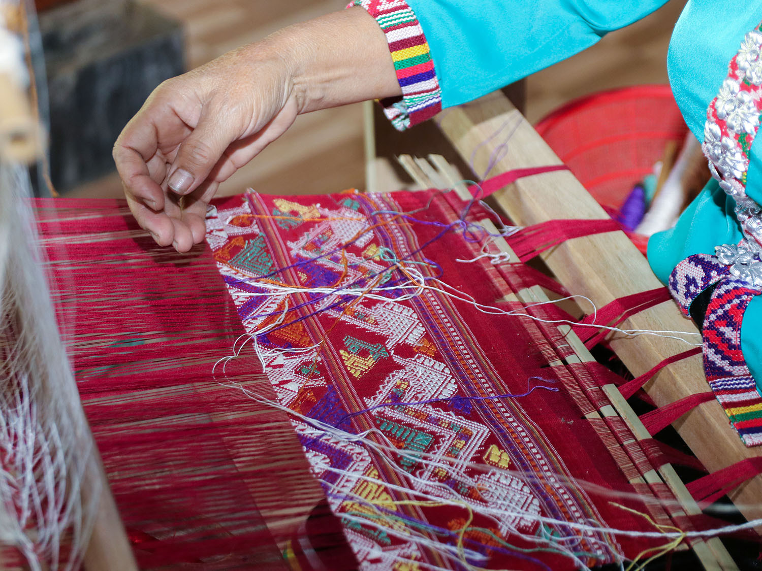 Những hoa văn tinh xảo trên thổ cẩm người Thái,
