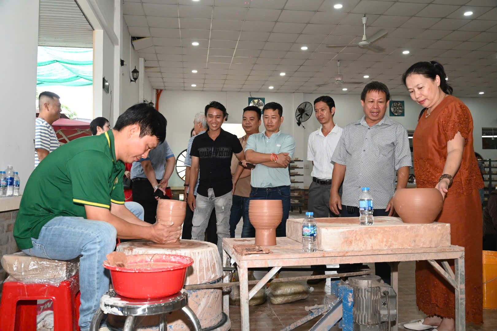 Làng gốm tìm hướng giữ nghề từ du lịch trải nghiệm (3)