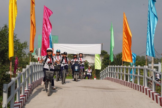 Chương trình Cầu nông thôn: Khánh thành 10 cây cầu tại huyện Bến Lức (Long An)