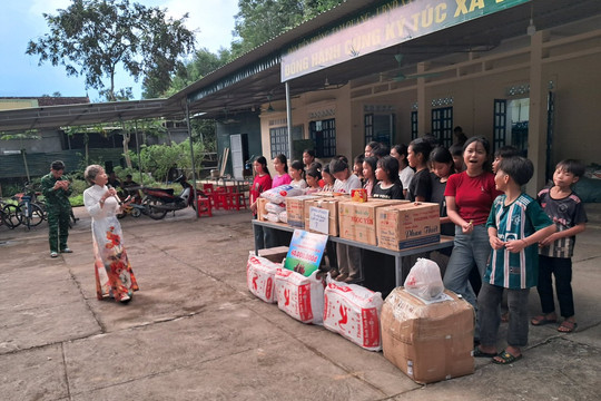 Đến ký túc xá vùng biên