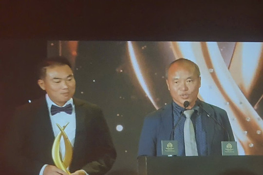 PropertyGuru 2025: Vinh danh ông Nguyễn Xuân Quang và Nam Long Group vì hành trình kiến tạo đô thị đáng sống