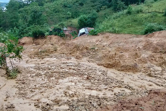 BĐBP tỉnh Quảng Trị di dời nhiều gia đình ở khu vực biên giới có nguy cơ mất an toàn