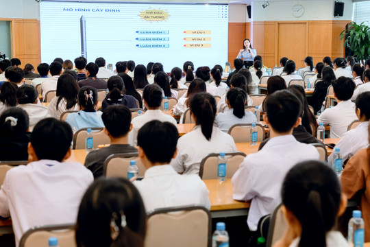 Sacombank dành hơn 4,3 tỷ đồng tiếp tục trao học bổng 'Ươm mầm cho những ước mơ'