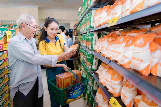 TPHCM Tết Bính Ngọ: 6000 tỷ đồng và 'mùa xuân nghĩa tình'
