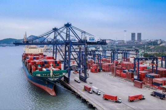 Xuất khẩu Việt trước chiến sự Trung Đông: Doanh nghiệp nín thở đo rủi ro