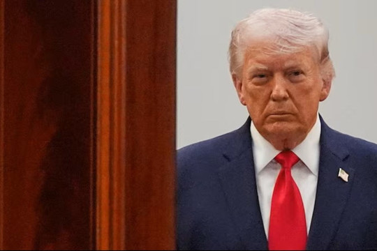 Donald Trump dọa 'xóa sổ Iran trong một đêm', cảnh báo tấn công hủy diệt sắp diễn ra