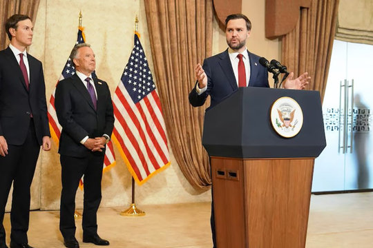 Trump tuyên bố phong tỏa eo biển Hormuz!