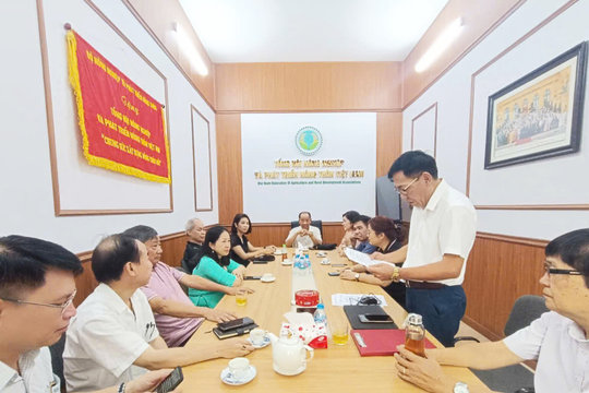 Tổng hội NN&PTNT VN trao quyết định công nhận 4 hội viên