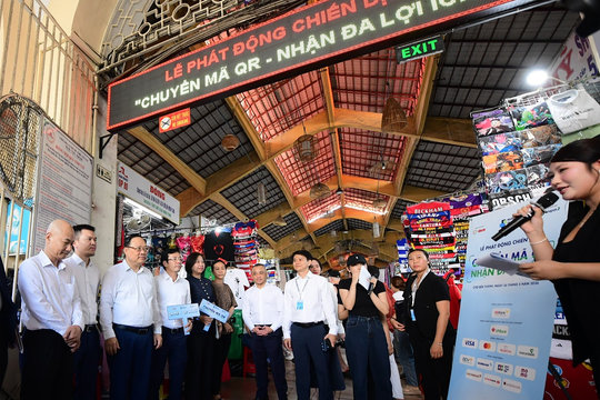 SACOMBANK đưa thanh toán QR xuyên biên giới đến Ngày Tài chính số 2026