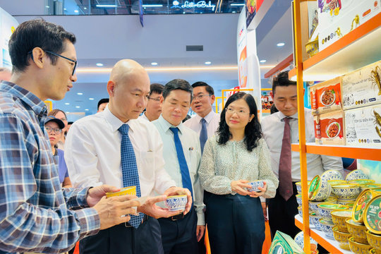 Tuần lễ kết nối giao thương SATRA 2026: Trợ lực cho hàng nội địa lên kệ siêu thị