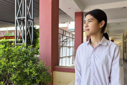 Hà Tĩnh: Nữ sinh trường làng là thủ khoa khối B00, từng hổng kiến thức môn Toán