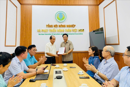Tổng hội NN&PTNT Việt Nam bổ nhiệm nhân sự và kết nạp 8 hội viên mới