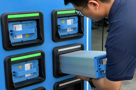 Đổi pin trong 2 phút, xe máy điện VinFast tự tin chinh phục mọi cung đường