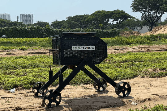 Diệt cỏ thời AI: Robot từ phun cả cánh đồng đến nhắm từng cây một