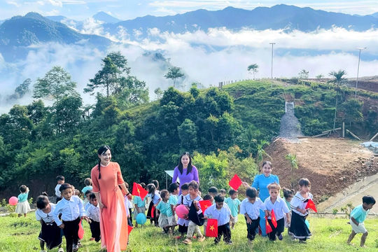 Viết tương lai đâu chỉ cho học trò