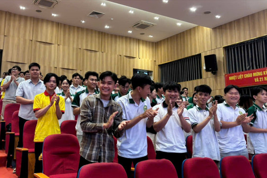 "Quê hương mình đang có vấn đề gì?" - câu hỏi mở lối khởi nghiệp
