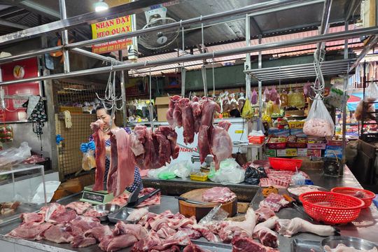 Thịt heo có chất tạo nạc khó qua cửa siêu thị