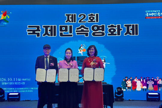 Bà Trần Thị Hồng Lan nhận Giải thưởng Cống hiến Văn hóa Quyên góp toàn cầu năm 2026