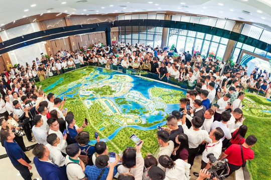 Rời bục giảng làm bất động sản: Người thành giám đốc, người giữ vững ngôi Top Sales