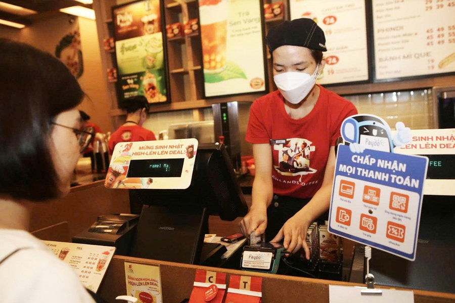 Đi chợ cũng quét QR: TPHCM đang tái định nghĩa trải nghiệm mua sắm