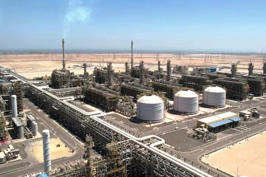 Iran đánh thẳng vào 'trái tim năng lượng' vùng Vịnh, kinh tế toàn cầu chao đảo
