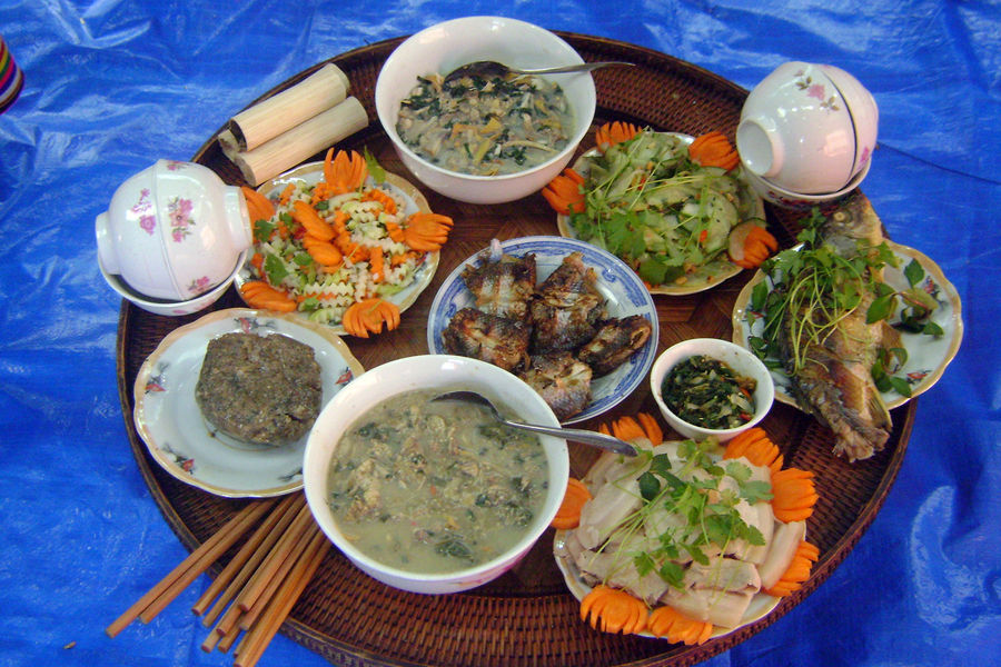 Rau rừng, những ký-ức-ăn-được của núi...