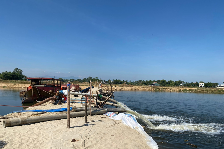 Hồ đập miền Trung kiệt quệ: 'Cân não' đến tháng 8 và kế an sinh cho nông dân