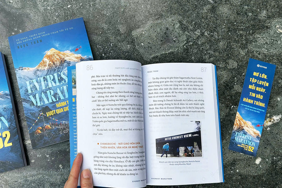 Đọc Everest Marathon: Hành trình vượt qua giới hạn ở tuổi 52