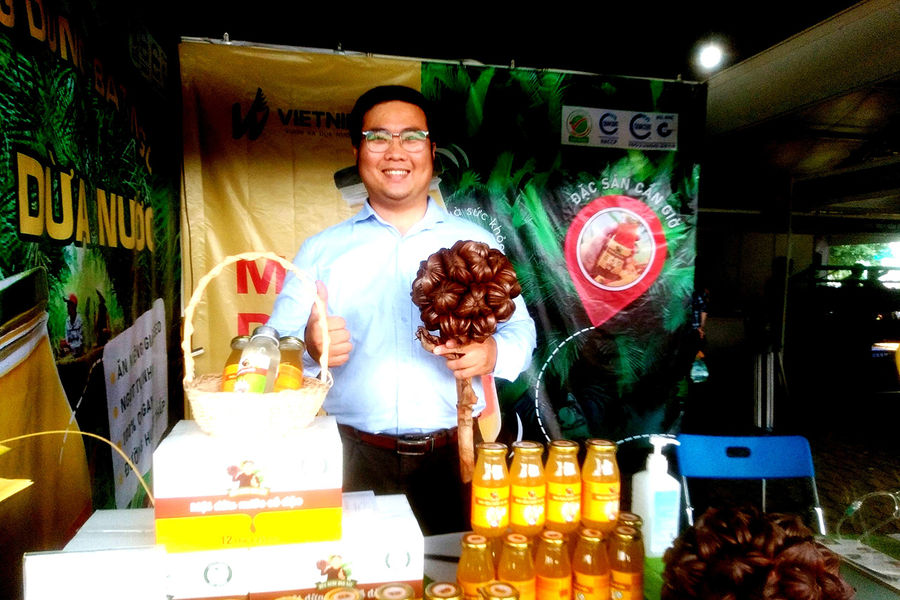 Mật dừa nước: Đường đi Mỹ từ... kinh rạch Nam Bộ